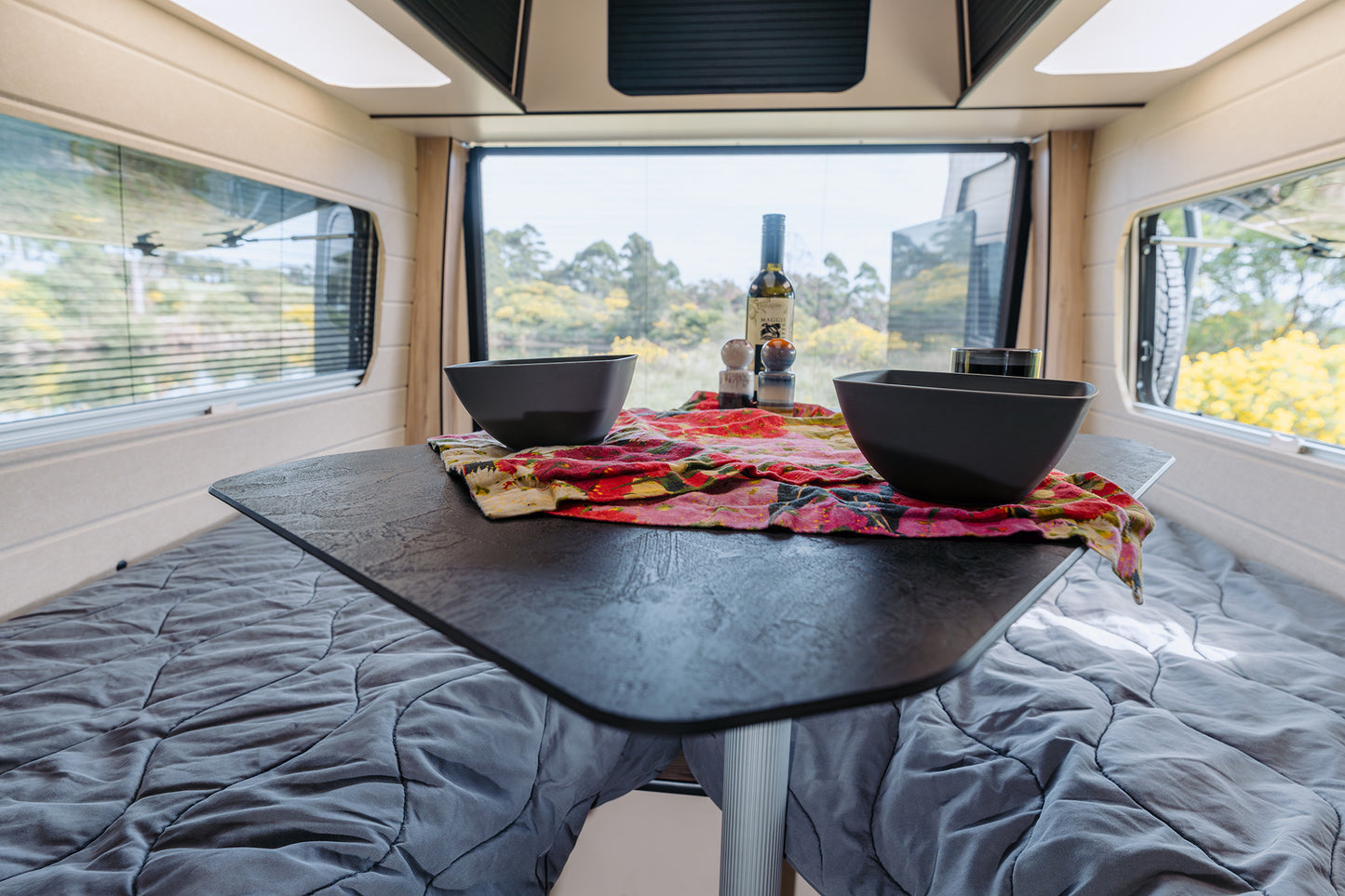 trakka j2 dining 2.jpg