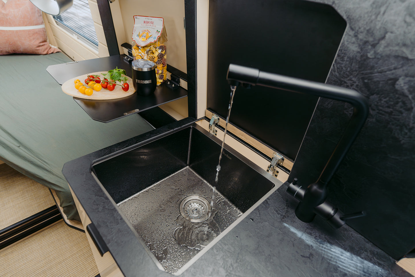 trakka j2 sink.jpg