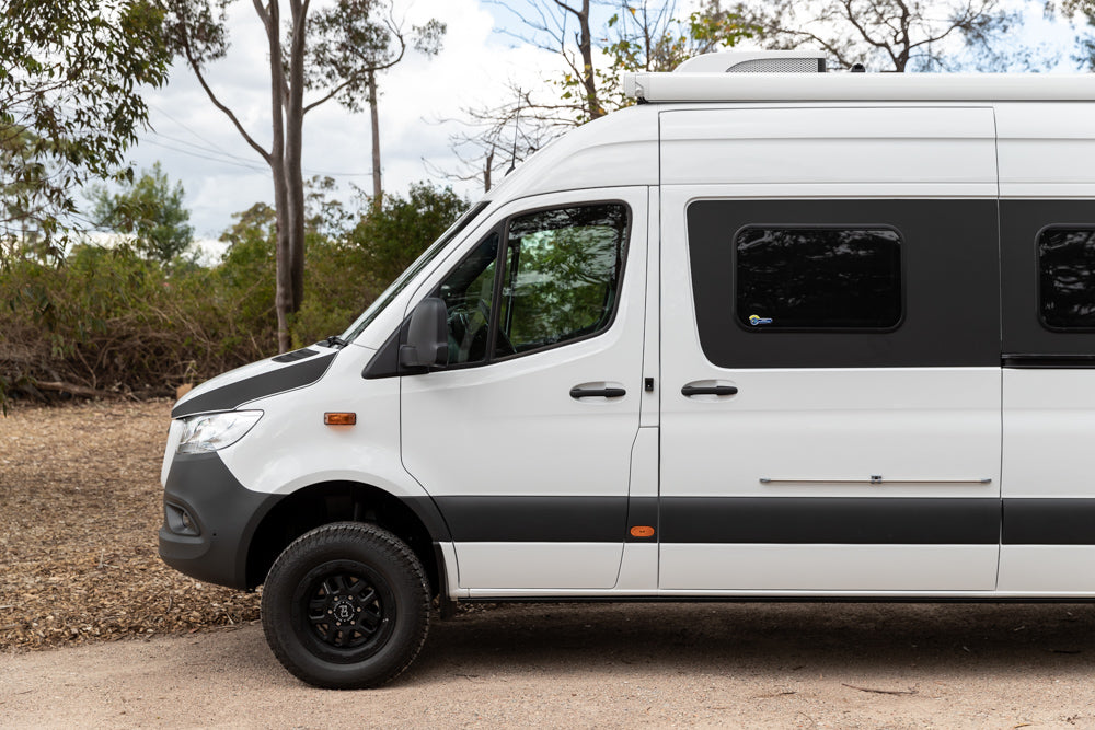 Jabiru LWB AWD - White