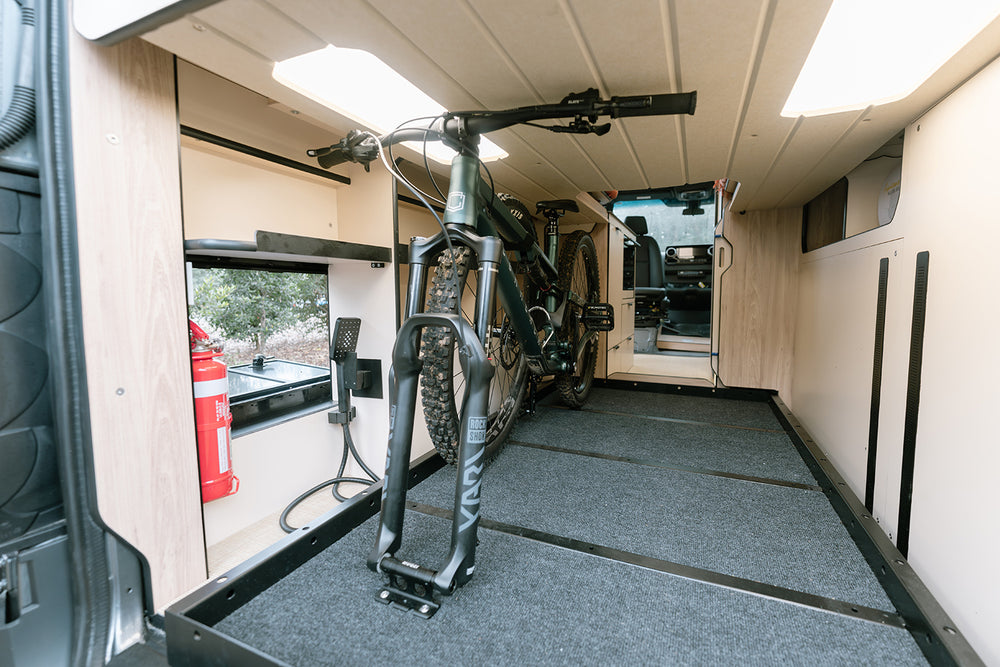 
                  
                    J2M Adventure Garage 16.jpg
                  
                