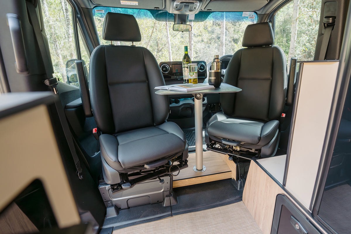 trakka j2 front seats.jpg