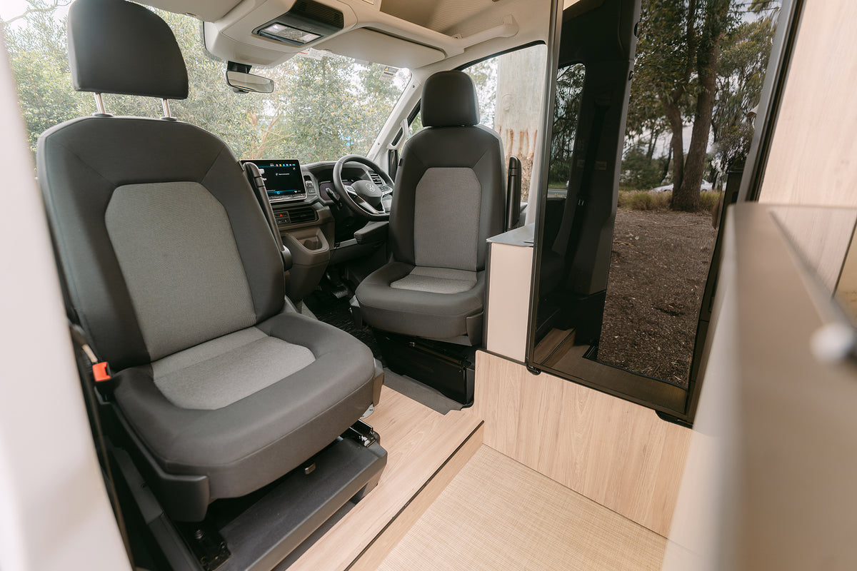 vw akuna a2m 4m seats.jpg