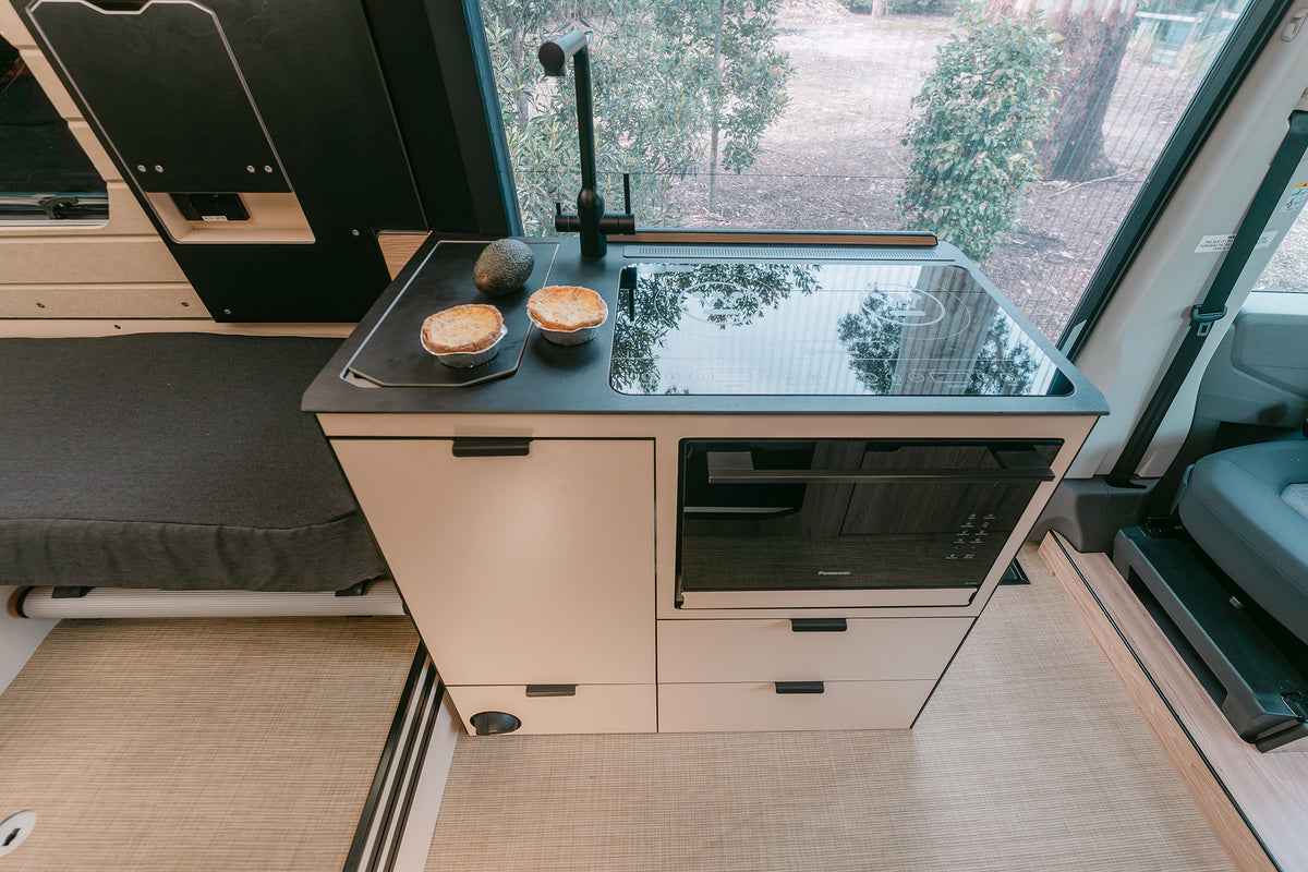 vw akuna a2m kitchen .jpg